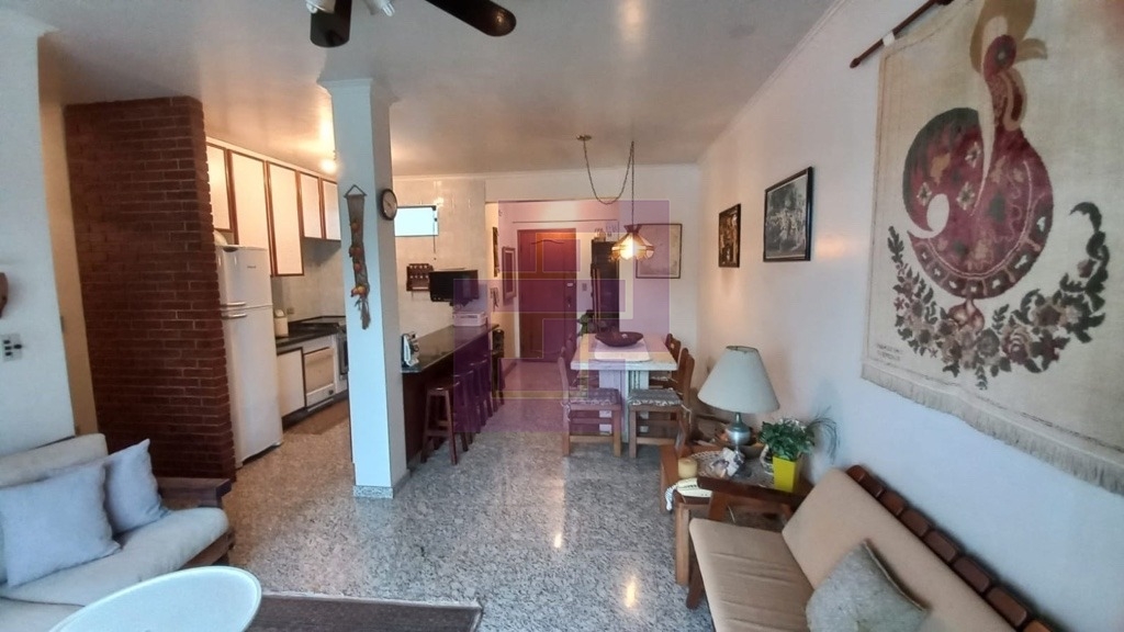 Enseada. Lindo apartamento