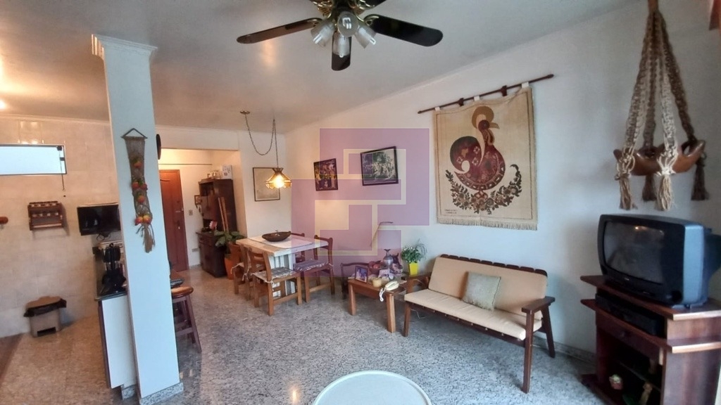 Enseada. Lindo apartamento