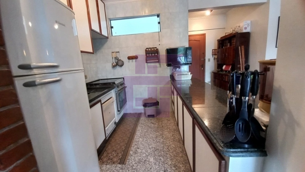 Enseada. Lindo Apartamento