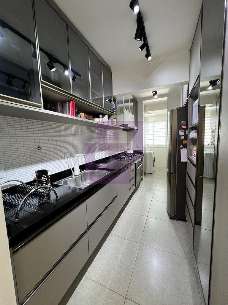 Enseada. Lindo Apartamento