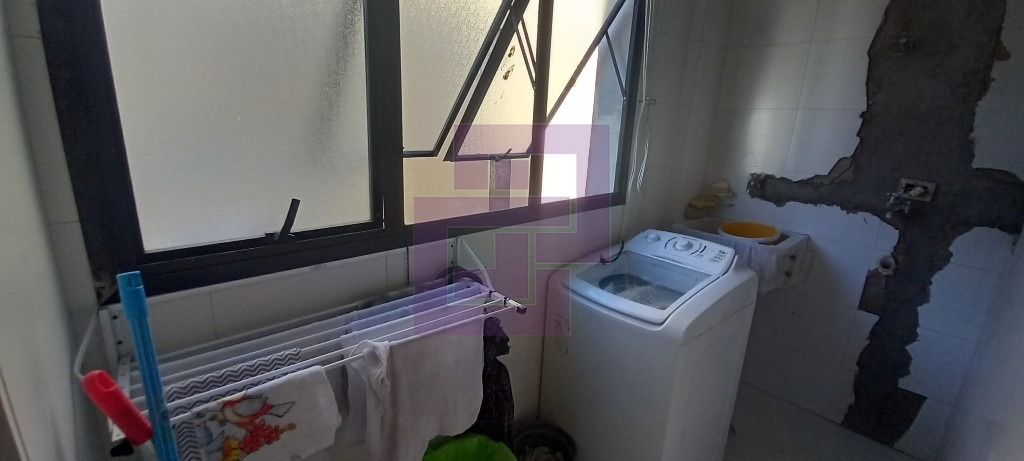 Venda de Apartamentos / Padrão na cidade de Guarujá