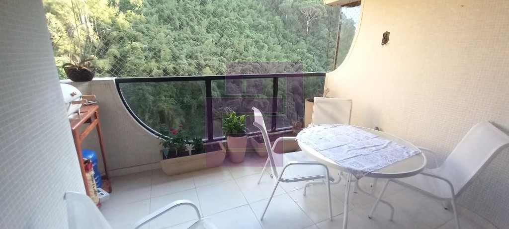 Venda de Apartamentos / Padrão na cidade de Guarujá