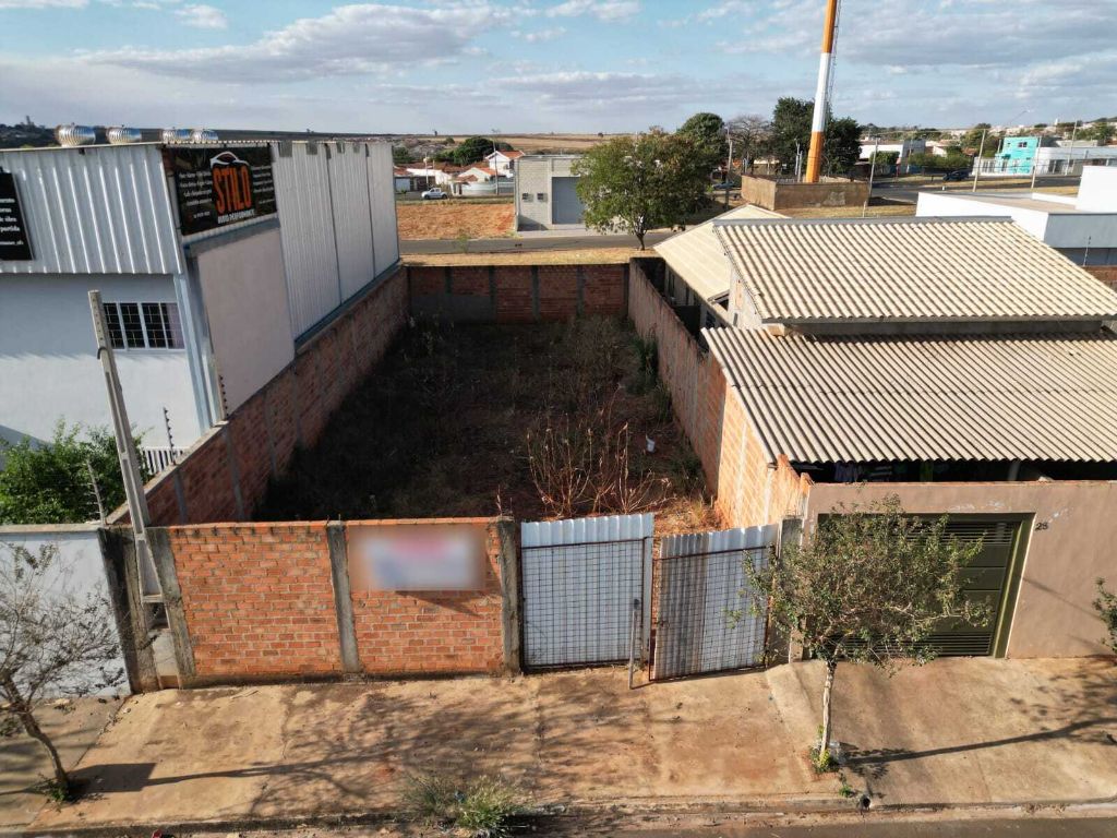 Terreno murado no loteamento residencial campos de piemonte