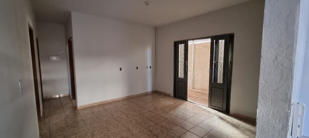 Casa com sala comercial – américo brasiliense