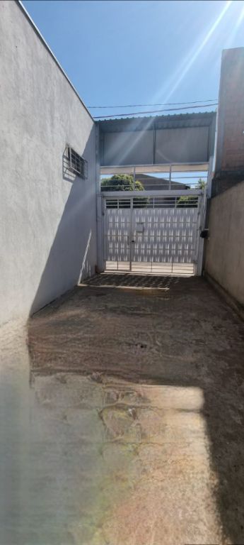 Casa com Sala Comercial Américo Brasiliense