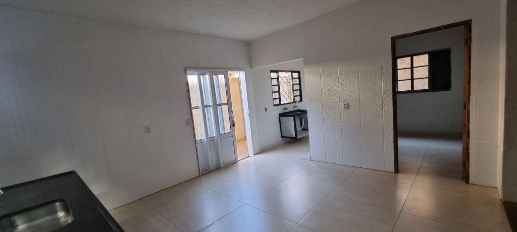 Casa com Sala Comercial Américo Brasiliense
