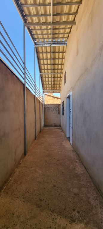 Casa com Sala Comercial Américo Brasiliense