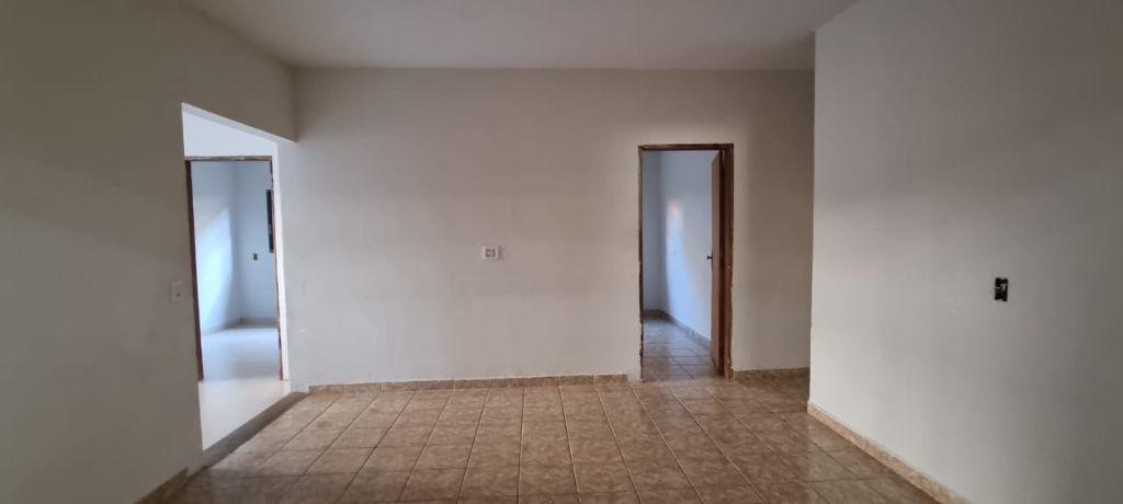 Casa com sala comercial – américo brasiliense