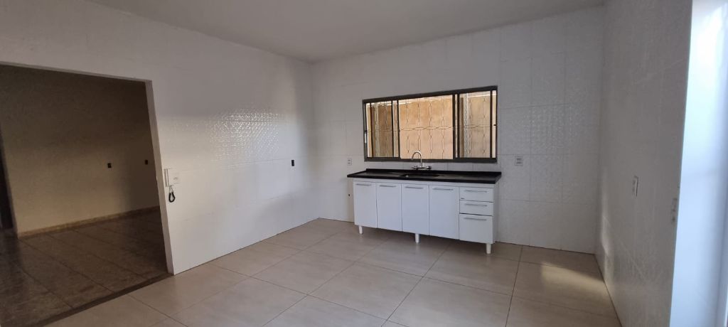 Casa com Sala Comercial Américo Brasiliense