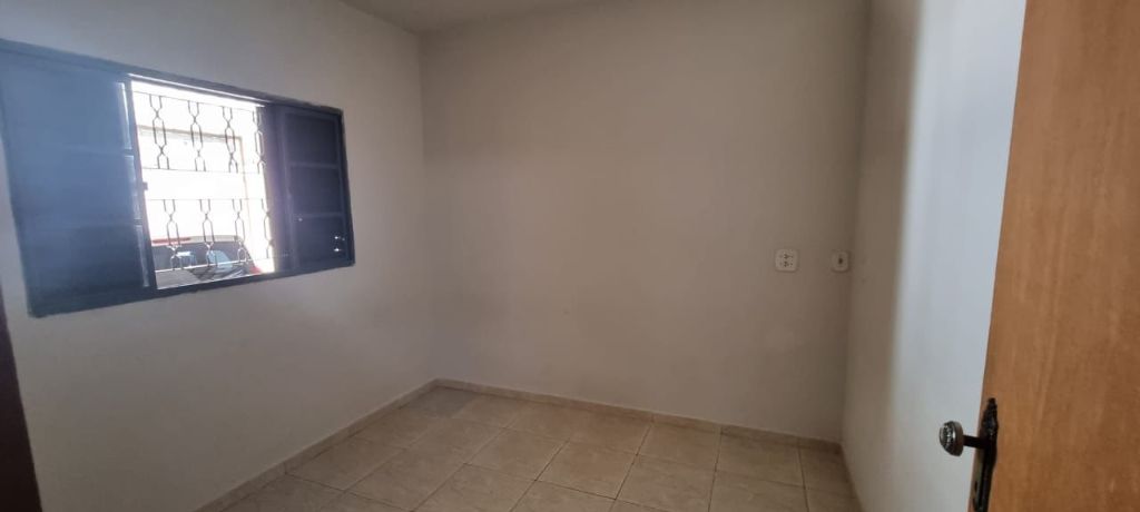 Casa com sala comercial – américo brasiliense