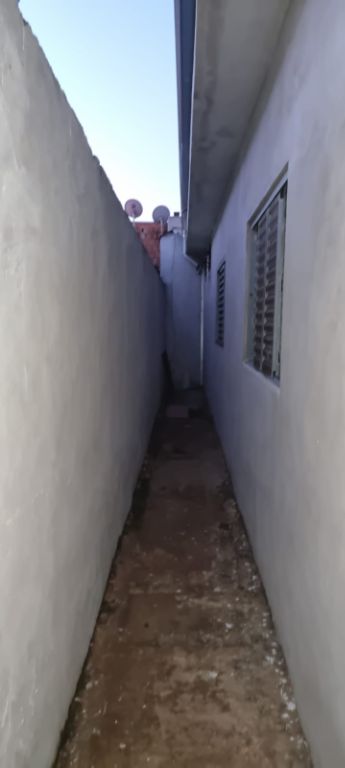 Casa com sala comercial – américo brasiliense