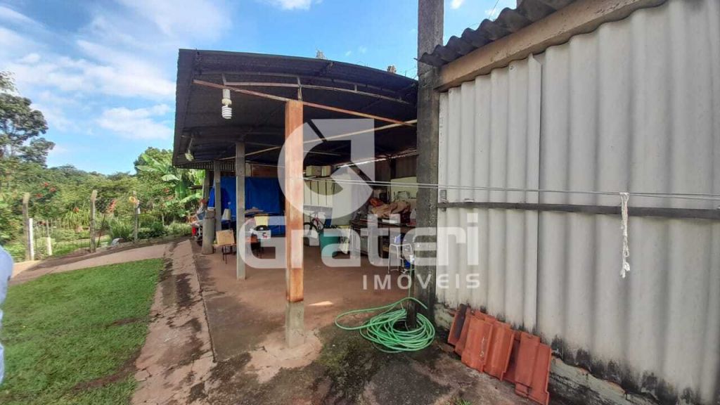 Linda chácara em localização privilegiada dentro da cidade