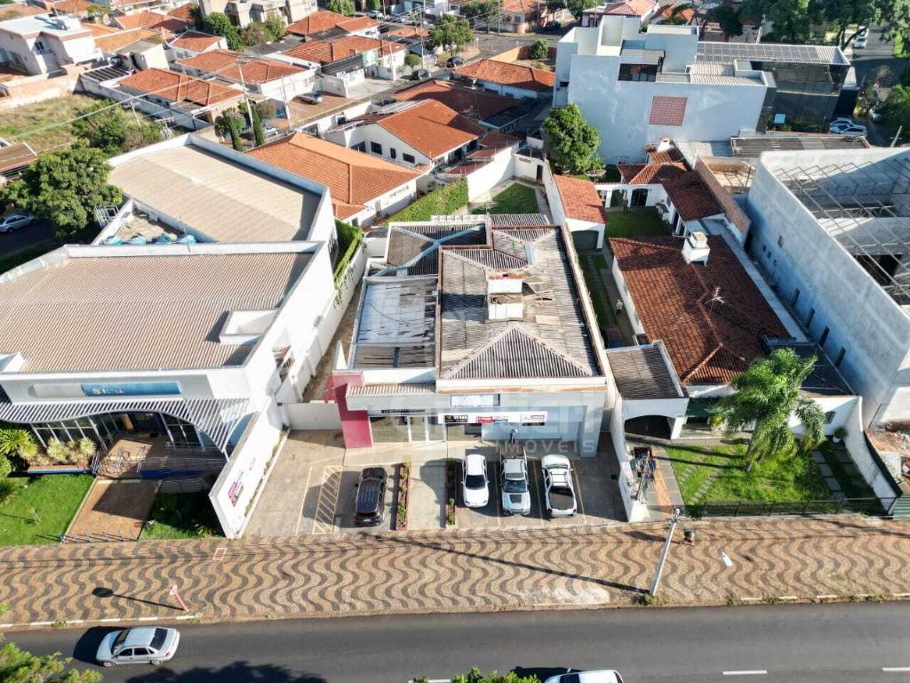 Prédio Comercial na Av. Bento de Abreu Centro