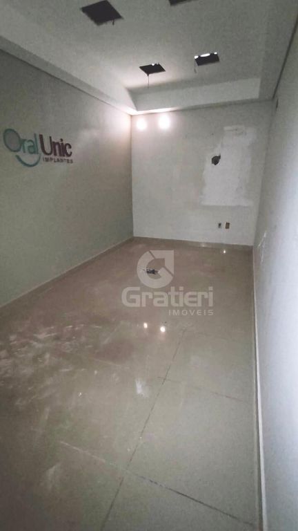 Prédio Comercial na Av. Bento de Abreu Centro