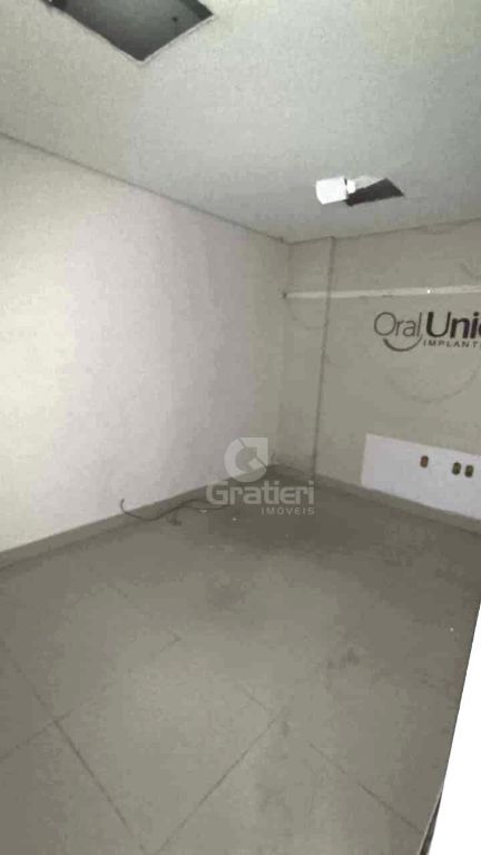 Prédio Comercial na Av. Bento de Abreu Centro