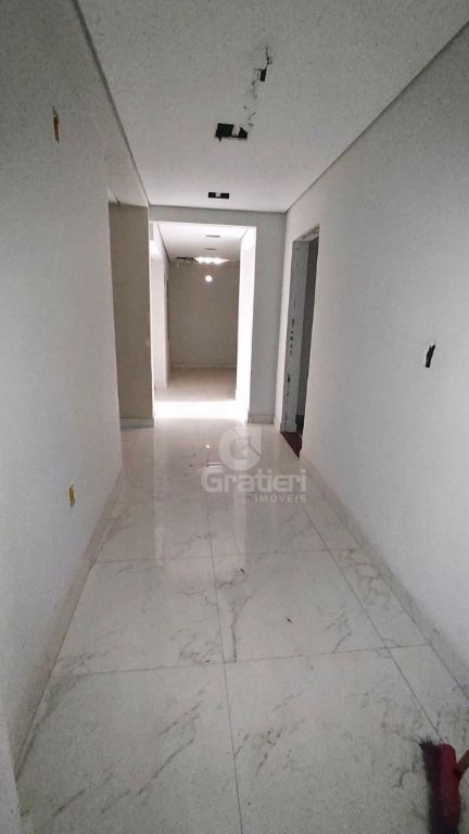 Prédio Comercial na Av. Bento de Abreu Centro