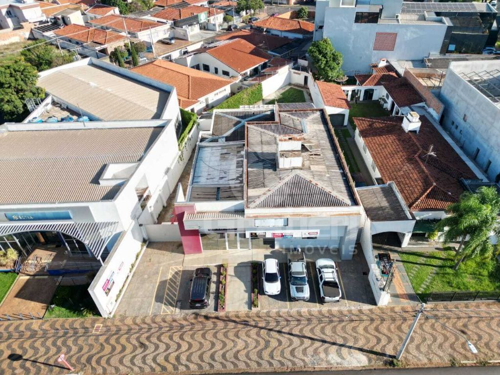 Prédio Comercial na Av. Bento de Abreu Centro