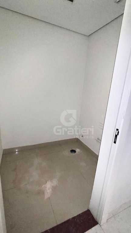 Prédio Comercial na Av. Bento de Abreu Centro