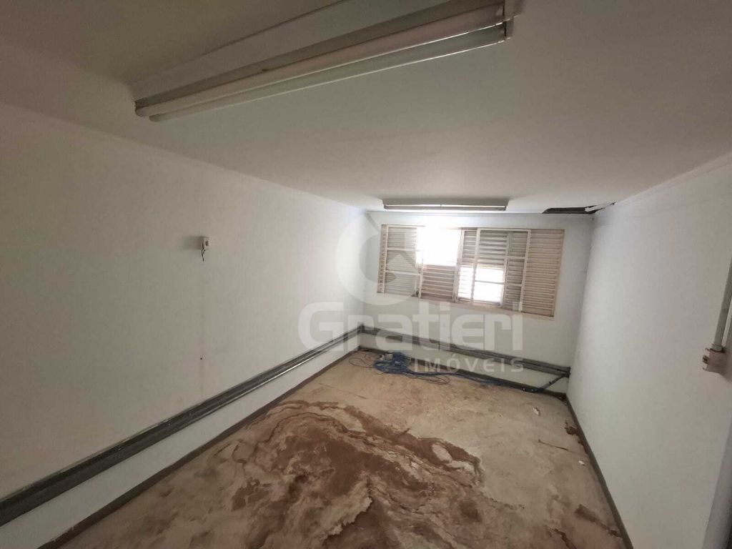 Prédio Comercial na Av. Bento de Abreu Centro