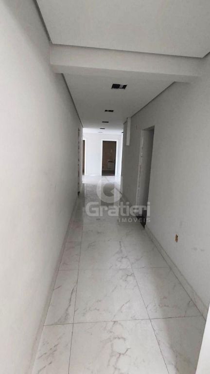 Prédio Comercial na Av. Bento de Abreu Centro