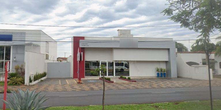 Prédio comercial na av. Bento de abreu – centro