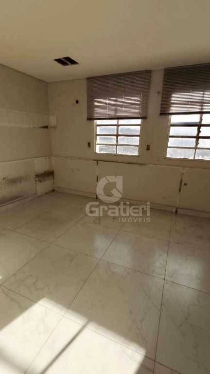 Prédio Comercial na Av. Bento de Abreu Centro