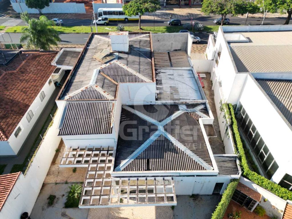 Prédio Comercial na Av. Bento de Abreu Centro