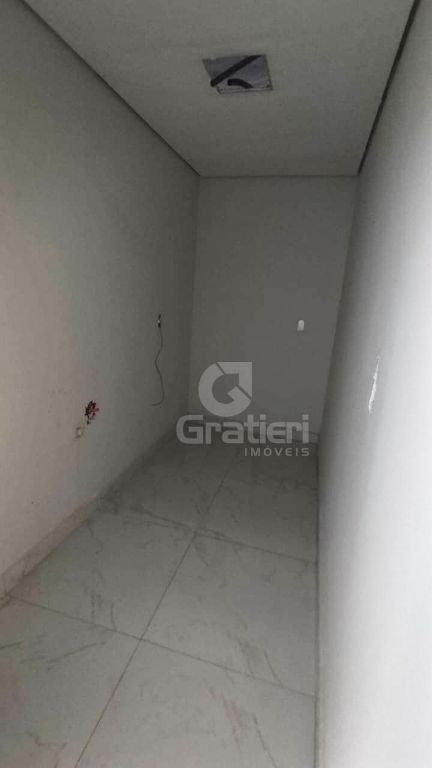 Prédio Comercial na Av. Bento de Abreu Centro