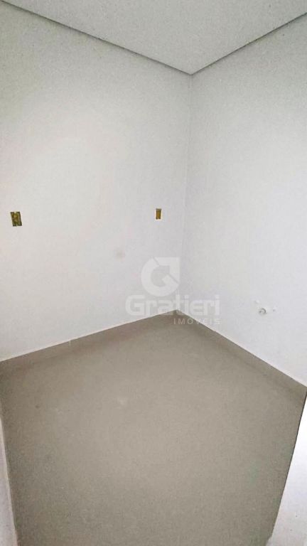 Prédio Comercial na Av. Bento de Abreu Centro