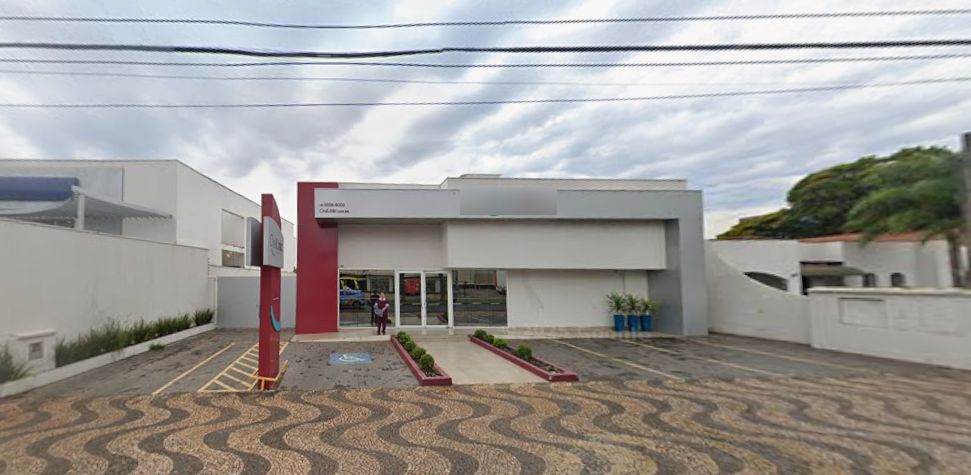 Prédio comercial na av. Bento de abreu – centro