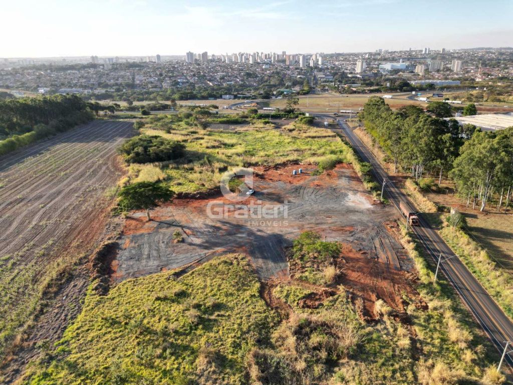 Área 11.200 m² no trevo da sp 310 c/ a sp 255 excelente