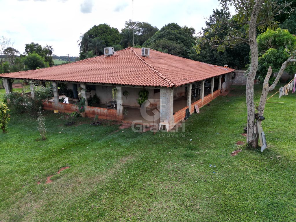 Chacara atrás da lupo