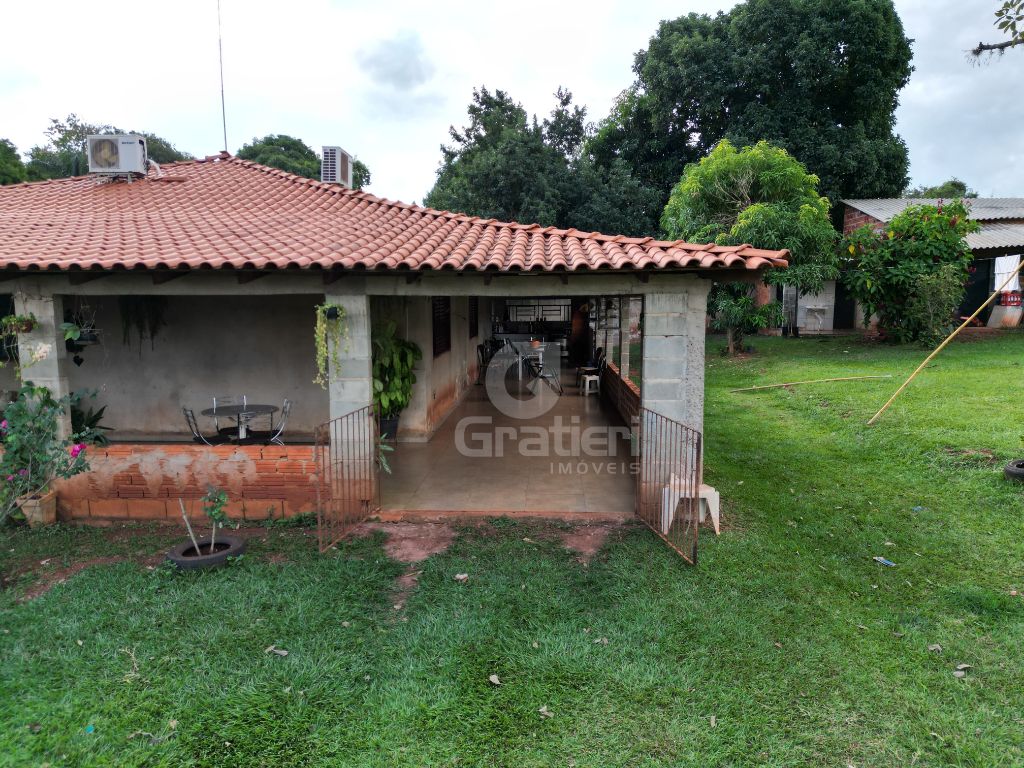 Chacara atrás da lupo