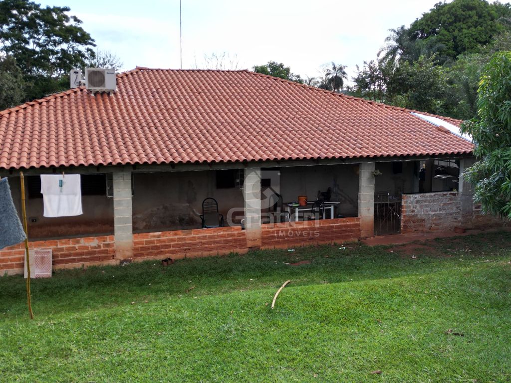 Chacara atrás da lupo