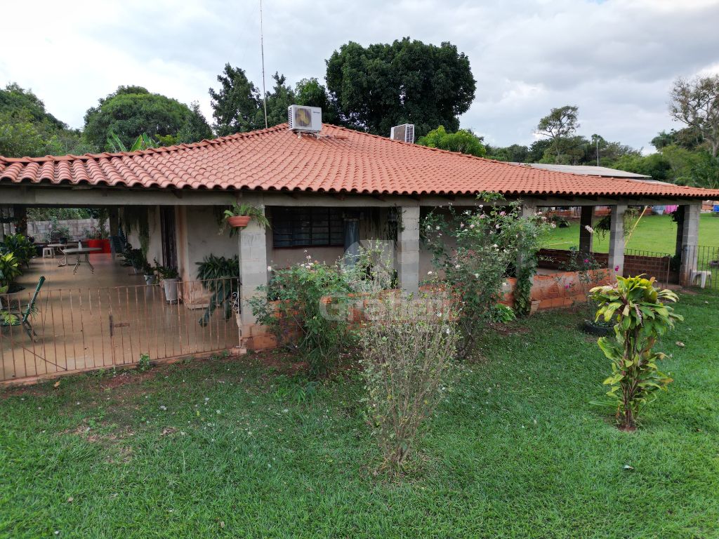 Chacara atrás da lupo
