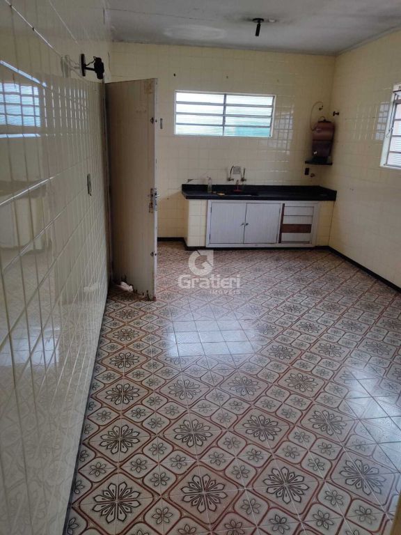 Casa na rua padre duarte em frente ao eeba (necessita reforma)