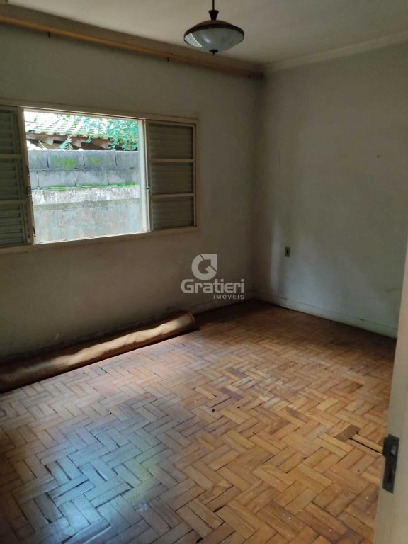 Casa na rua padre duarte em frente ao eeba (necessita reforma)