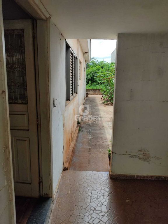 Casa na rua padre duarte em frente ao eeba (necessita reforma)