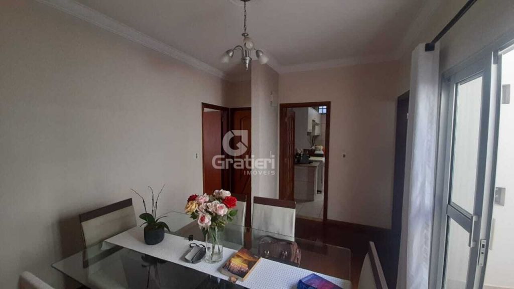 Casa jd. Arangá 3 quartos s/ 1 suíte
