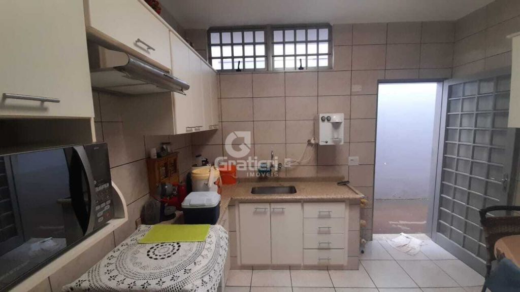 Casa jd. Arangá 3 quartos s/ 1 suíte