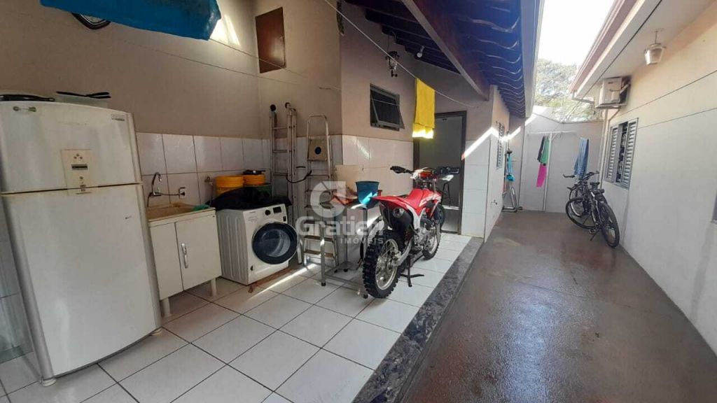 Casa jd. Arangá 3 quartos s/ 1 suíte