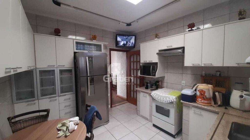 Casa jd. Arangá 3 quartos s/ 1 suíte