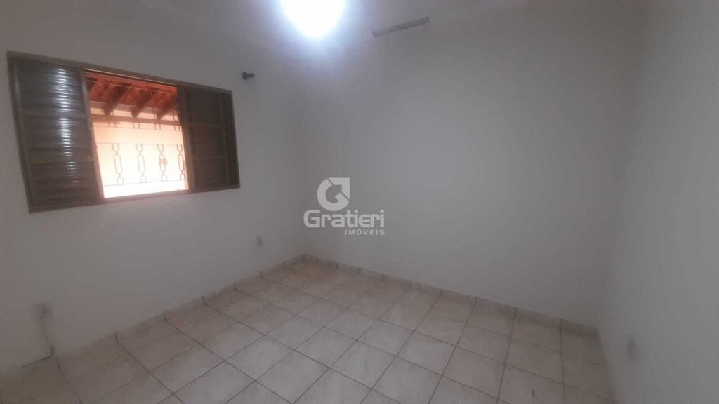 Casa 2 quartos 1 nos fundos no pq. Igaçaba