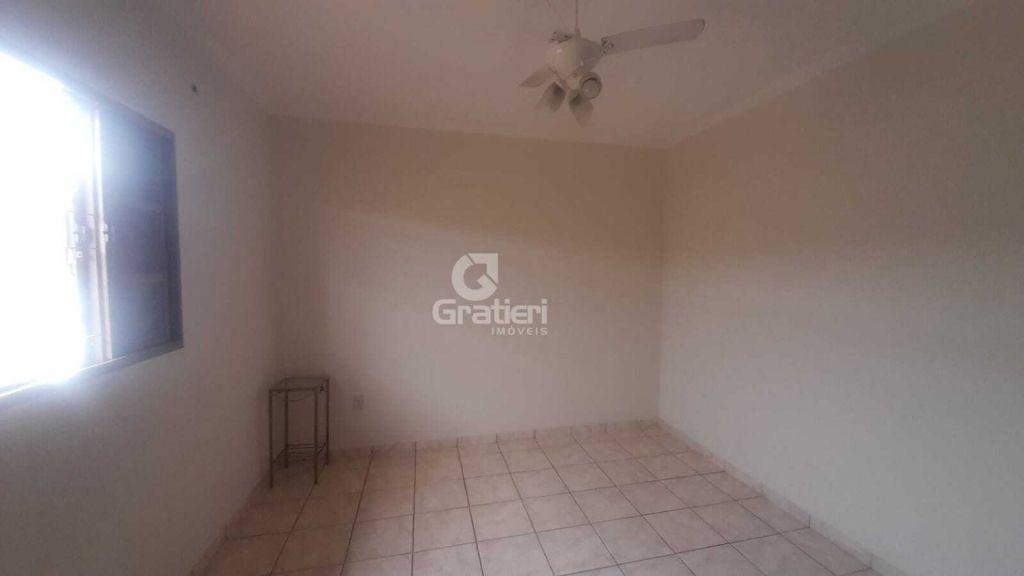 Casa 2 quartos 1 nos fundos no pq. Igaçaba