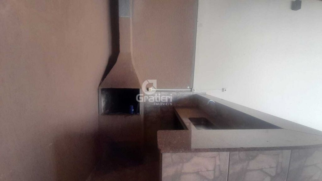 Casa 2 quartos 1 nos fundos no pq. Igaçaba