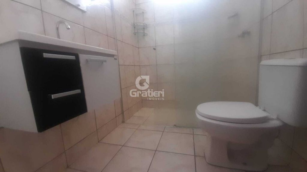 Casa 2 quartos 1 nos fundos no pq. Igaçaba