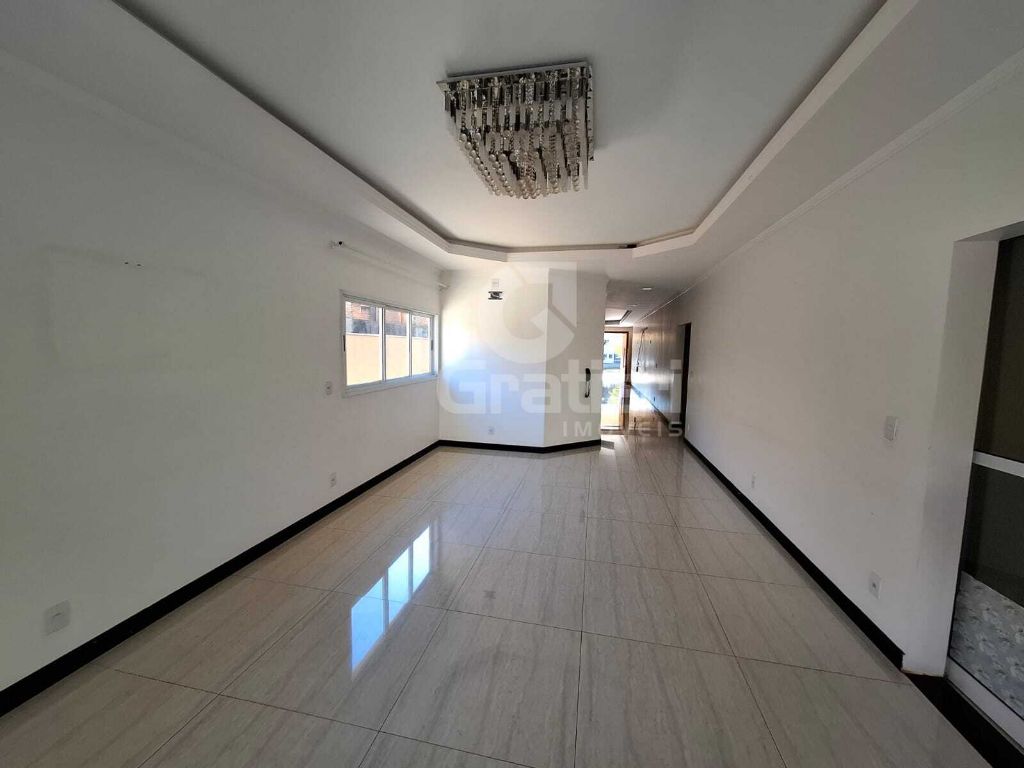 Casa de alto padrão no portal dos oitis