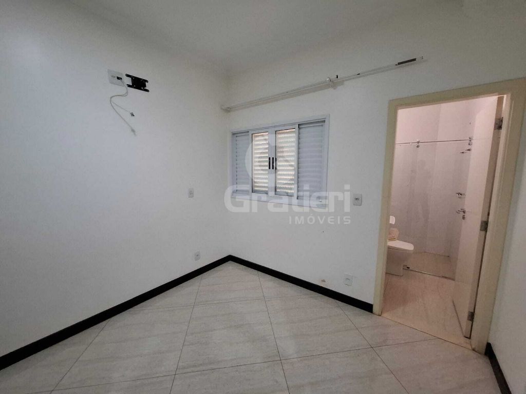 Casa de alto padrão no portal dos oitis