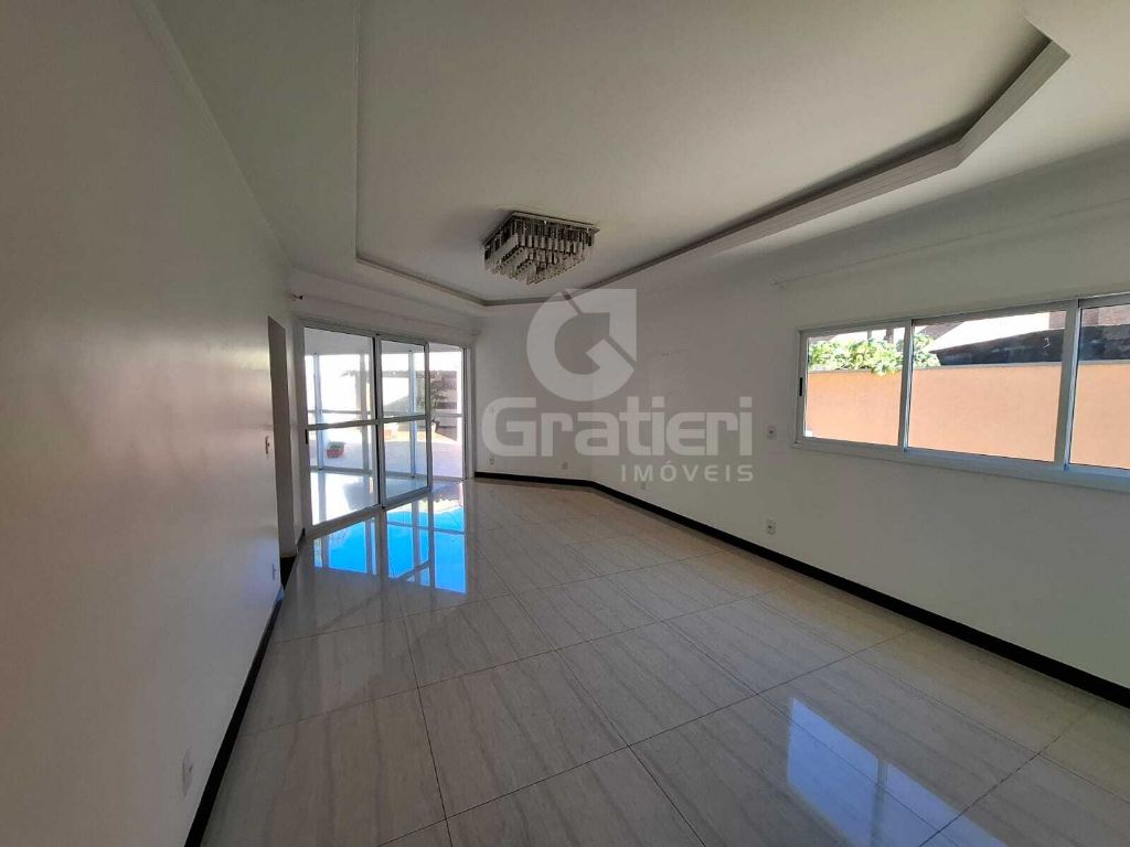Casa de alto padrão no portal dos oitis