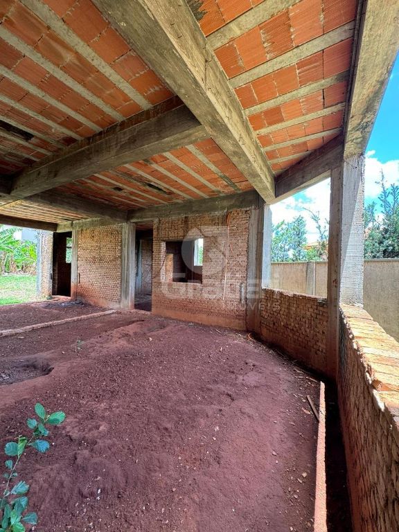 Sobrado em construção no portal dos oitis